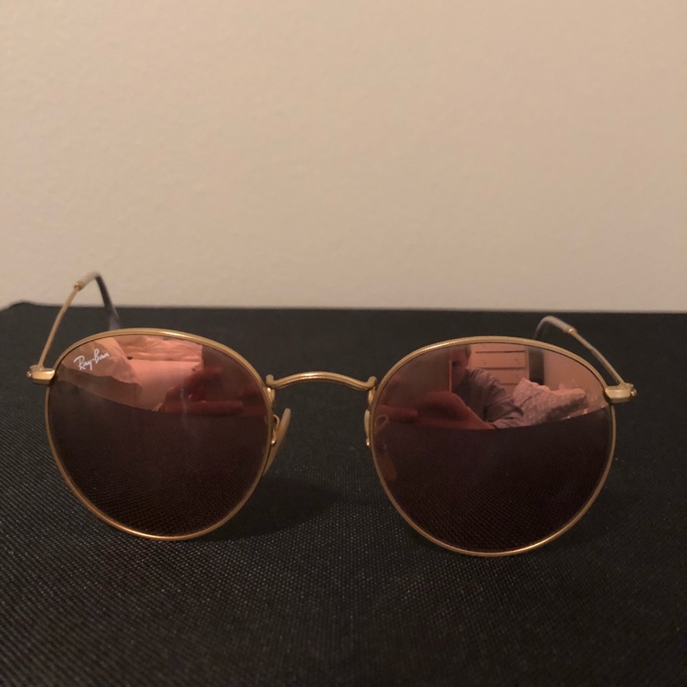 Ray-Ban Round Rose Gold Mirrored
